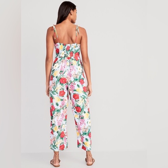 Old Navy MultiFloral Tie-Shoulder Cropped Twist-Front Jumpsuit Linen Blend - Picture 3 of 16